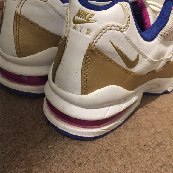 New Nike Air Max Shoes - Picture 2 of 5